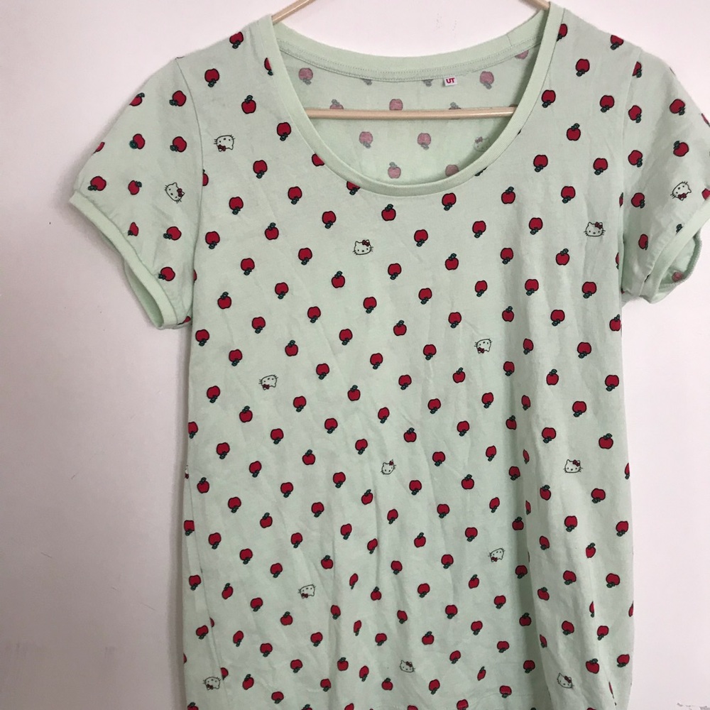 SANRIO Hello Kitty Apples Tee Green Small Medium - Picture 3 of 7